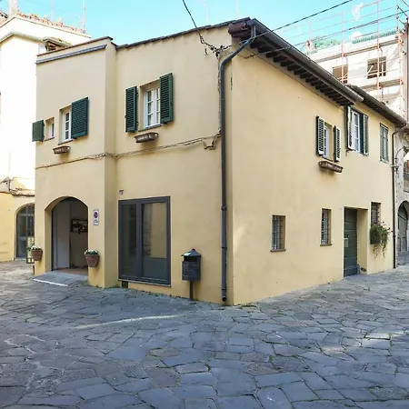 Casa Sarina Lucca